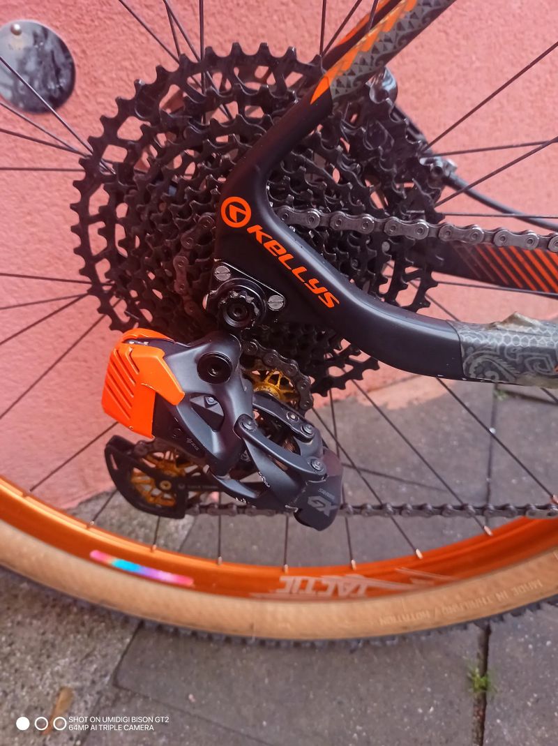 Kellys ctage 29- Sram GX Eagle AXS-shimano -xt-carbon 