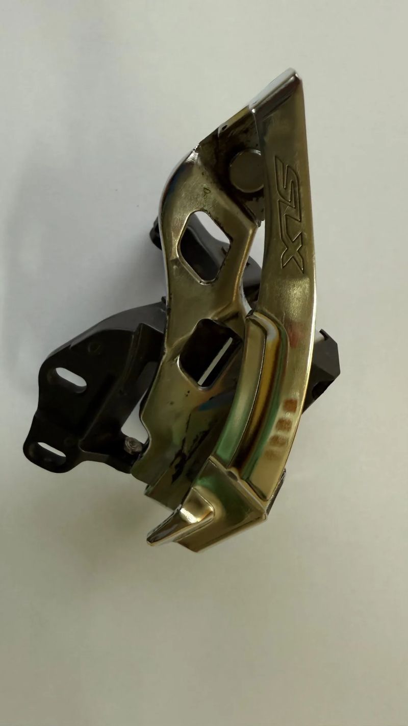 Přesmykač Shimano SLX FD-M670