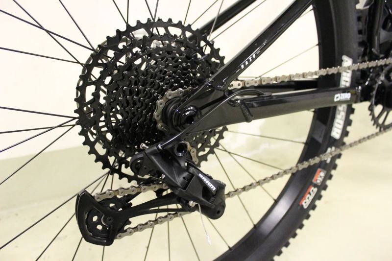 🔥 MONDRAKER Raze - L 🔥 Nové - nájez 0 km ✅ Celoodpružené 150mm/130 mm