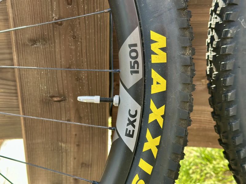 DT Swiss EXC 1501 - zánovní (najeto do 100km)