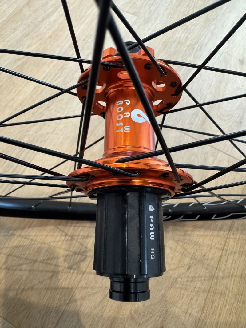 Zapletená 29" ALU kola