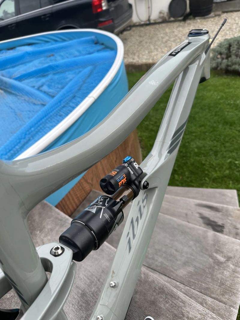 Ibis Ripmo V2 vel.L včetně karbonových klik a hlavového složení