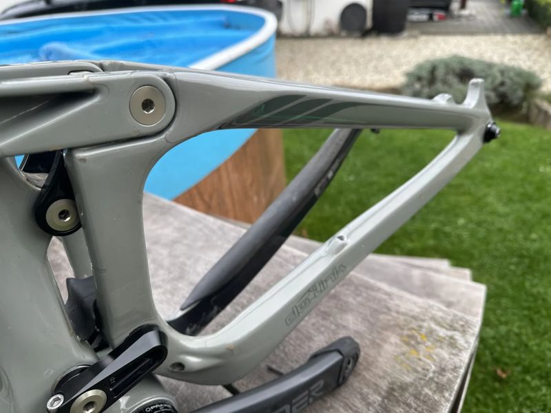 Ibis Ripmo V2 vel.L včetně karbonových klik a hlavového složení