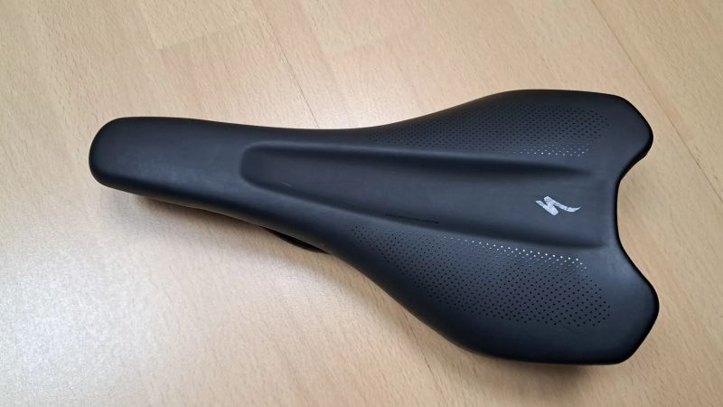 Sedlo Specialized Henge