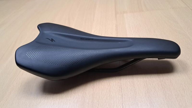 Sedlo Specialized Henge