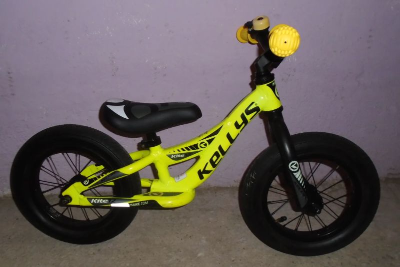 Prodám dětské odrážedlo KELLYS KITE 12“.