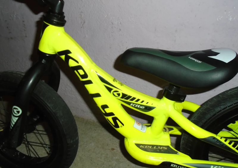 Prodám dětské odrážedlo KELLYS KITE 12“.