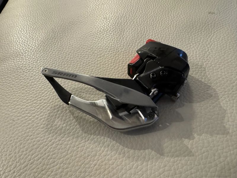 SRAM Red eTap AXS přesmyk 2 x 12