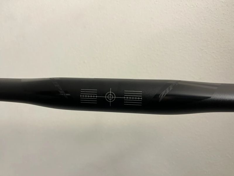 Prodám nová silniční řidítka ZIPP Service Course SL 70 Ergo, šírka 44 cm (C-C)