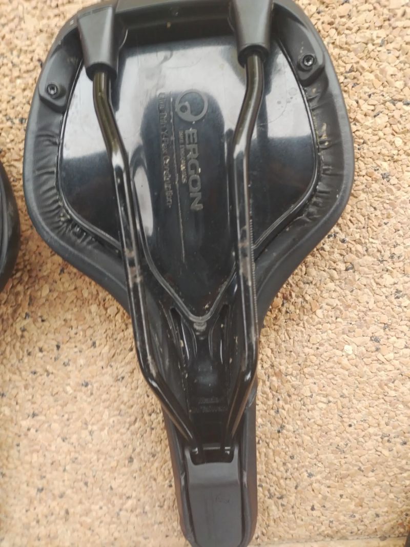 Sedla Ergon,Fizik,Bontrager,Syncros