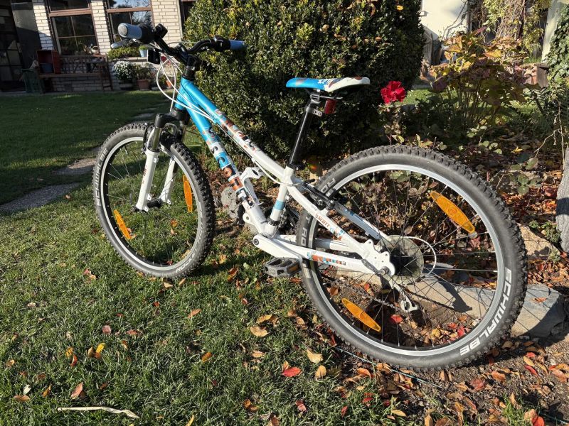 Scott Contessa Junior 24