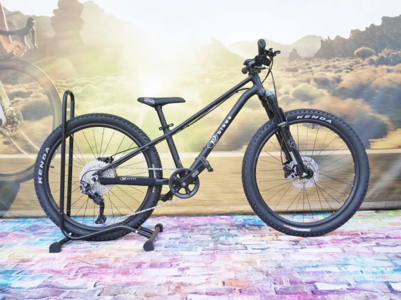 !!!NOVÝ!!! Kubikes 24S Trail AIR Black 9,7kg, vzduch. vidlice. SKLADEM na prodejně