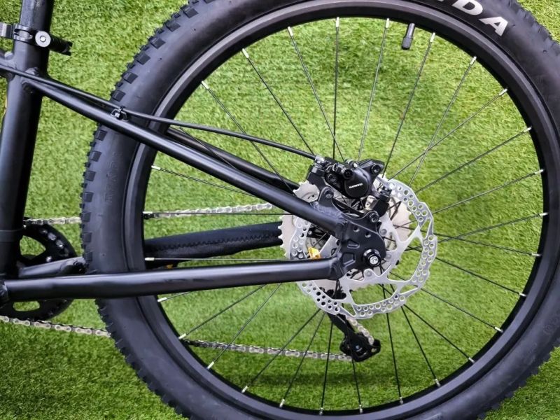 !!!NOVÝ!!! Kubikes 24S Trail AIR Black 9,7kg, vzduch. vidlice. SKLADEM na prodejně