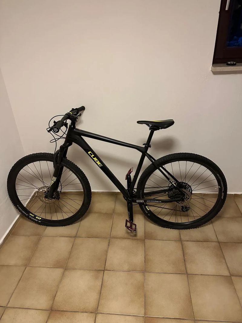 Cube Cube Reaction Race