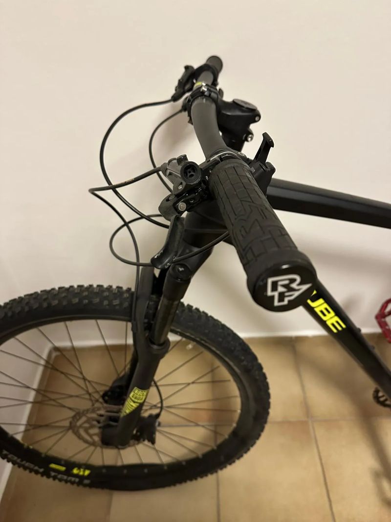 Cube Cube Reaction Race