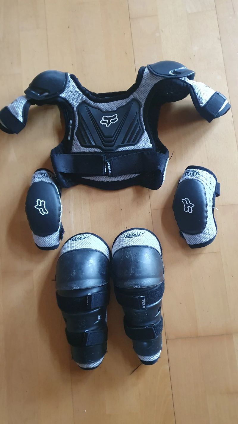dětské chrániče hrudi, kolen a loktů zn. FOX PeeWee Titan