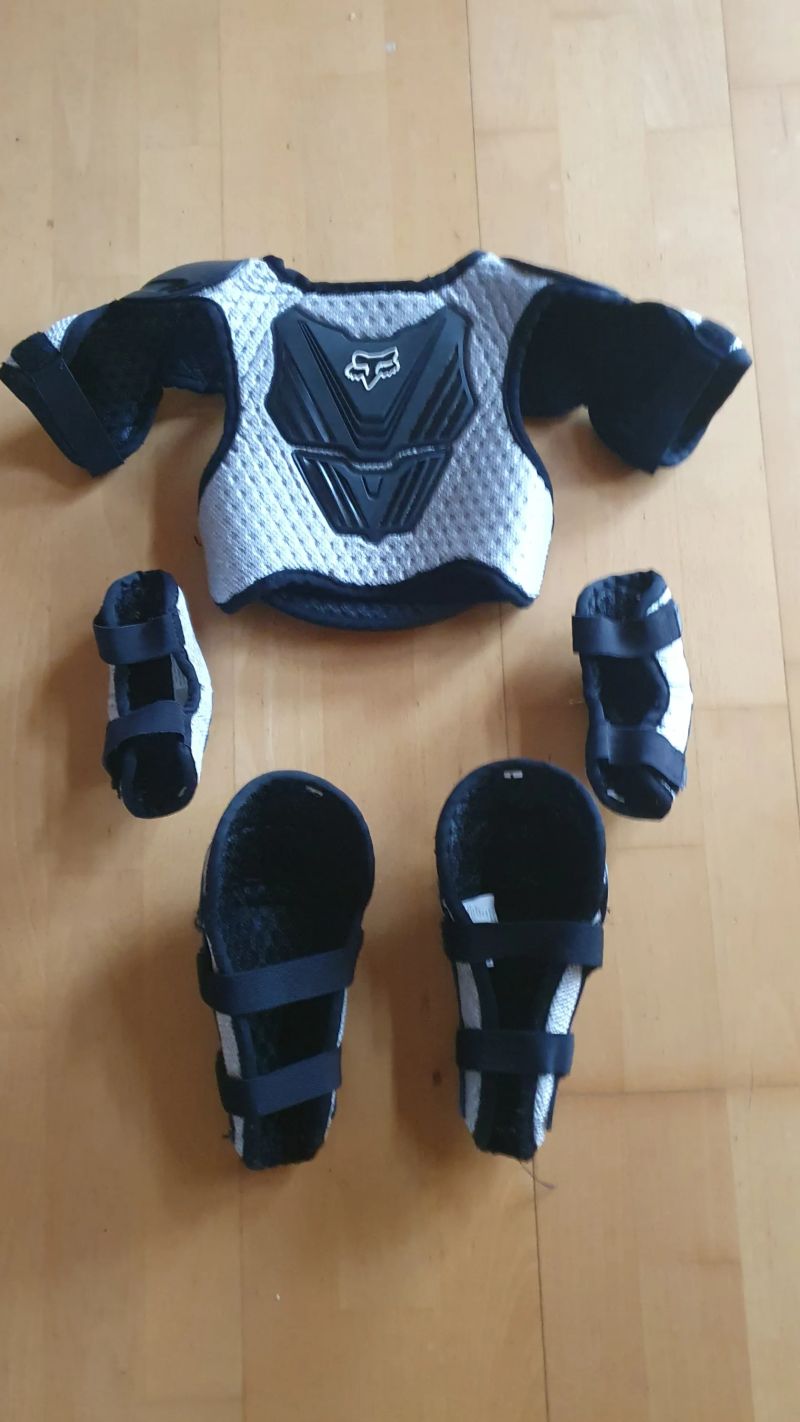 dětské chrániče hrudi, kolen a loktů zn. FOX PeeWee Titan