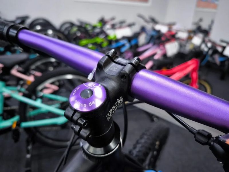 !!!NOVÝ!!! Kubikes 24S Trail AIR Black - laser PURPLE, 9,7kg, vzduch. vidlice. SKLADEM na prodejně