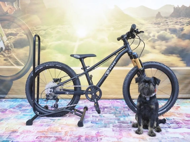 !!!NOVÝ!!! Kubikes 20S MTB Disc Black - laser GOLD, 8,8kg, vzduch. vidlice. SKLADEM na prodejně