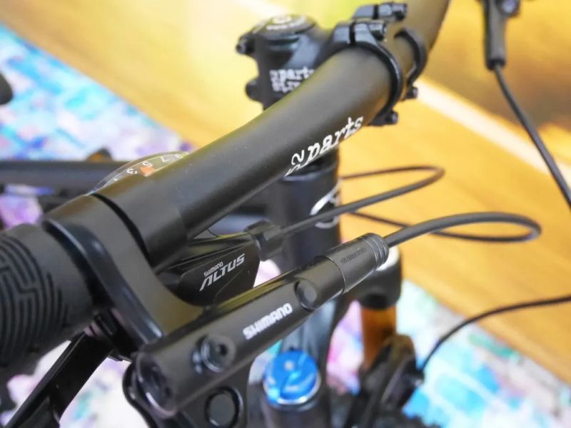 !!!NOVÝ!!! Kubikes 20S MTB Disc Black, 8,8kg, vzduch. vidlice. SKLADEM na prodejně