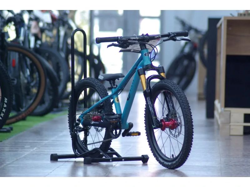 !!!NOVÝ!!! Kubikes 20S MTB Disc Tyrkys, 8,8kg, vzduch. vidlice. SKLADEM na prodejně