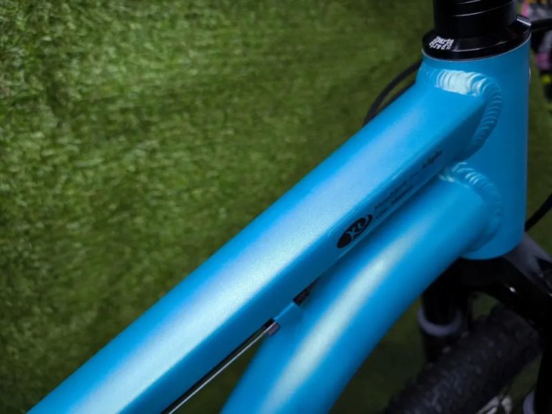 !!!NOVÝ!!! Kubikes 26 Trail AIR Tyrkys, 10,5kg, vzduch. vidlice. SKLADEM na prodejně