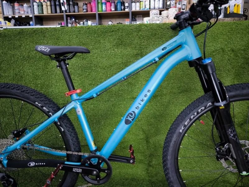 !!!NOVÝ!!! Kubikes 26 Trail AIR Tyrkys, 10,5kg, vzduch. vidlice. SKLADEM na prodejně