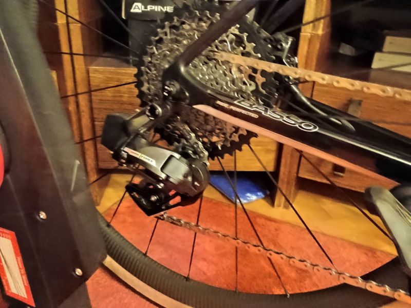 Basso Astra vel. 53, na sadě sram force xplr, kola mavic cosmic sl32, ind. stavba