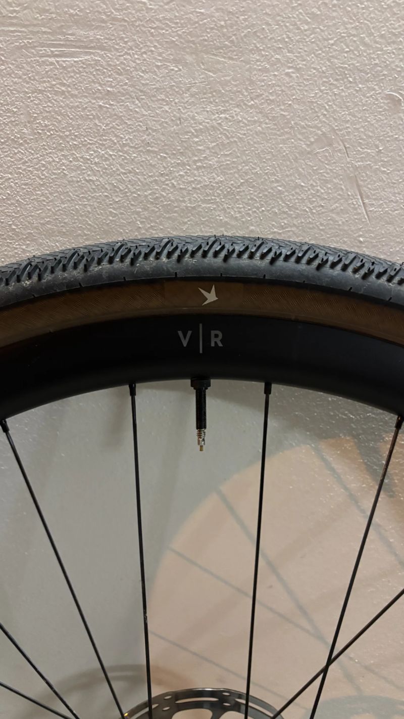 Karbonová kola Van Rysel VR35 (road/gravel) SRAM XDR