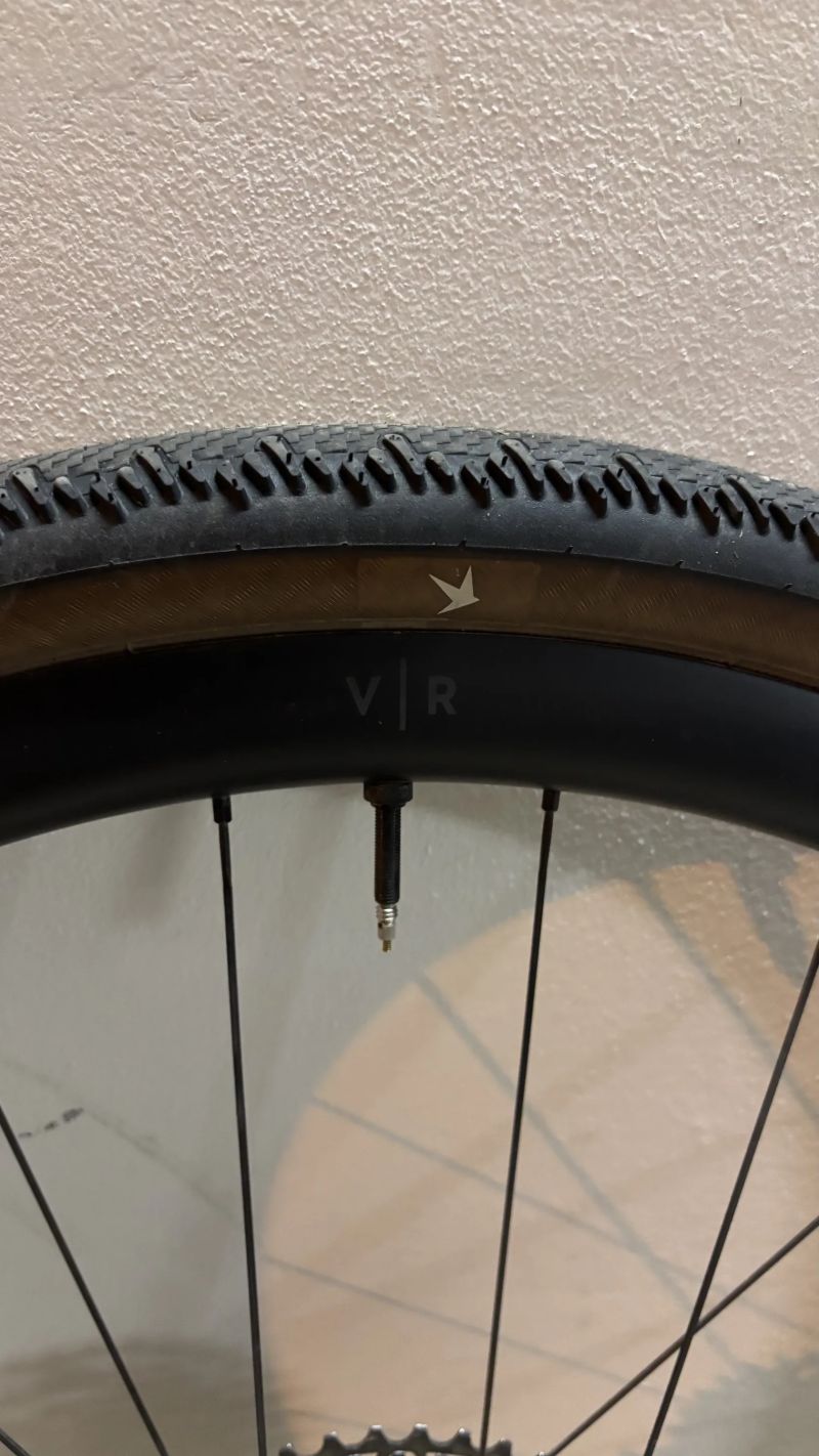 Karbonová kola Van Rysel VR35 (road/gravel) SRAM XDR