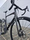 Silniční kolo BMC Roadmachine ONE 02 Carbon 2021 Ultegra Di2 – velikost 54cm (M)