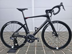 Silniční kolo BMC Roadmachine ONE 02 Carbon 2021 Ultegra Di2 – velikost 54cm (M)