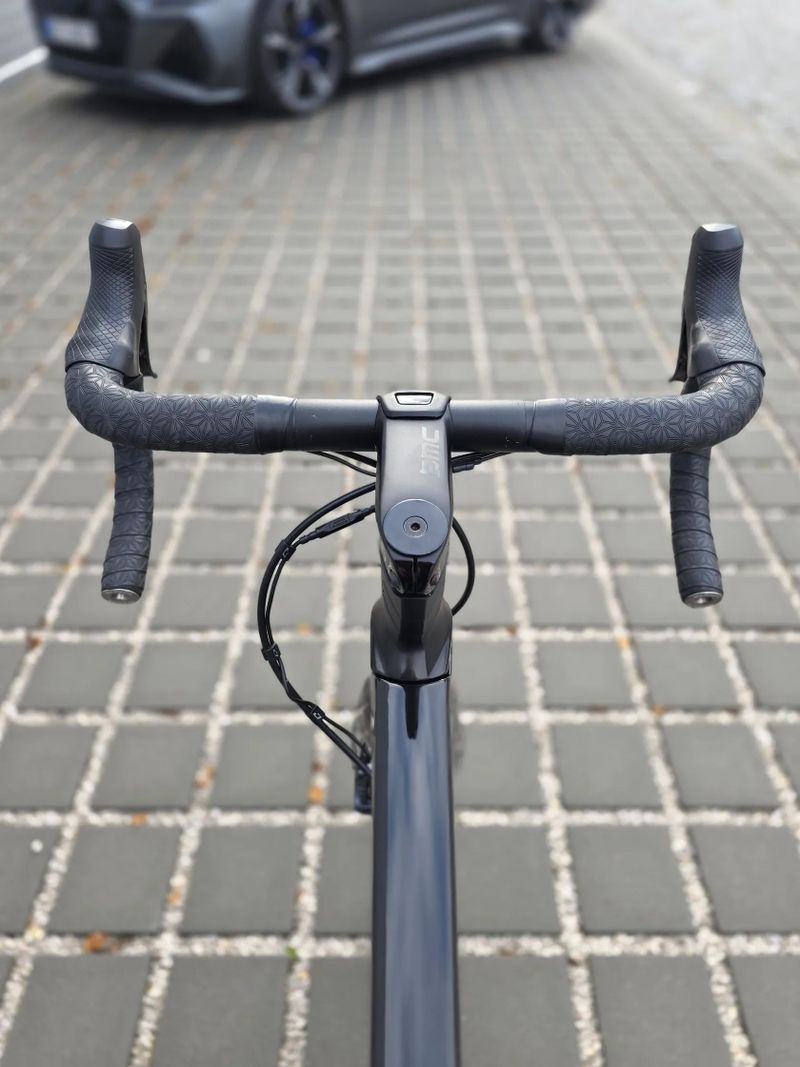 Silniční kolo BMC Roadmachine ONE 02 Carbon 2021 Ultegra Di2 – velikost 54cm (M)