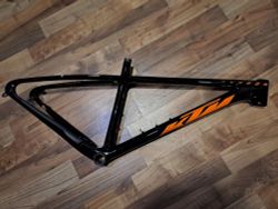 NOVÝ nepoužitý karbonový rámový set KTM Myroon SE 29er / velikost M / 29er / boost / + příslušenství