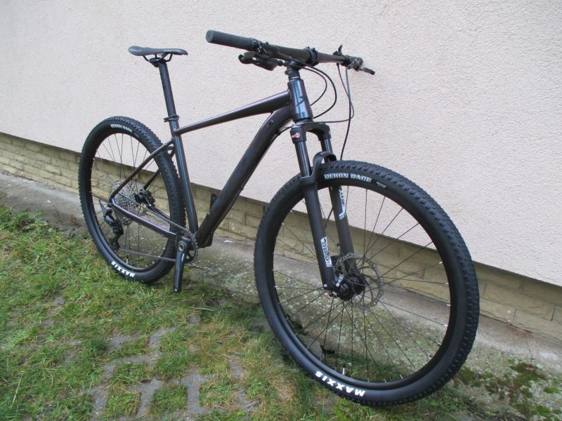 Nové 29" kolo na rámu MRX Sport TB25 19", vzduch. vidlice Suntour XCR, Shimano Deore 1x11, pevná osa