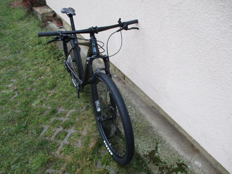 Nové 29" kolo na rámu MRX Sport TB25 19", vzduch. vidlice Suntour XCR, Shimano Deore 1x11, pevná osa
