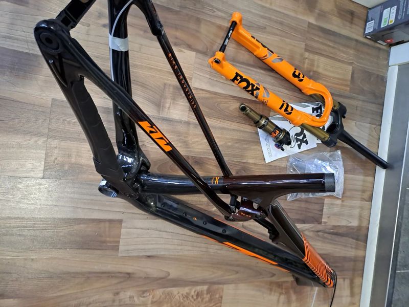 NOVÁ rámová sada KTM Scarp Exonic 100mm / 29er / boost / velikost L / včetně vidlice a tlumiče Fox