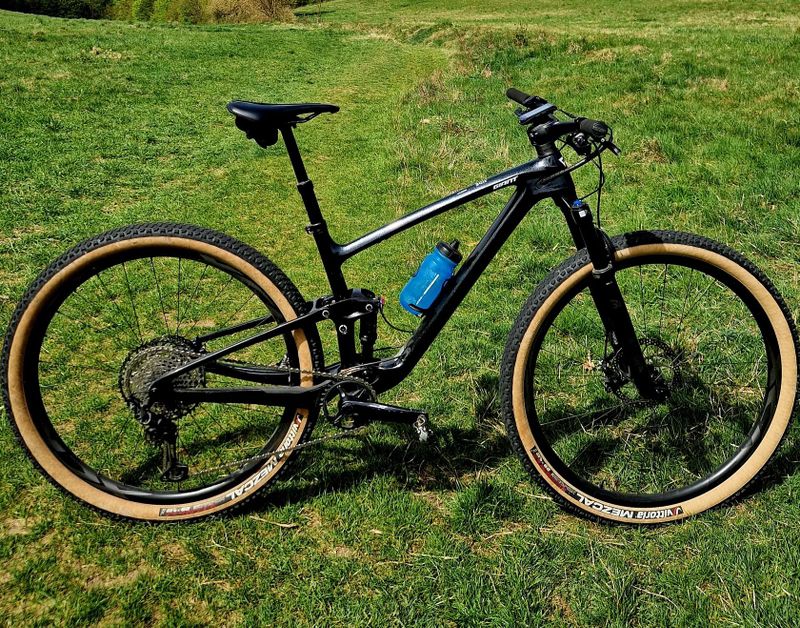 GIANT Anthem Advanced Pro