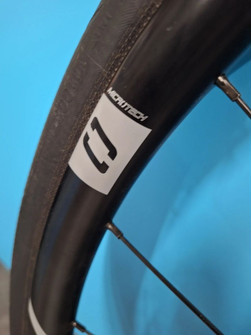 Zapletená kola Microtech MCT