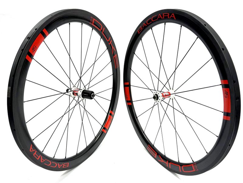 DUKE BACCARA 45T + DT Swiss 240s (ráfkové brzdy)