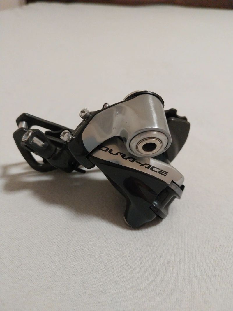 Přehazovačka Dura-Ace r9000