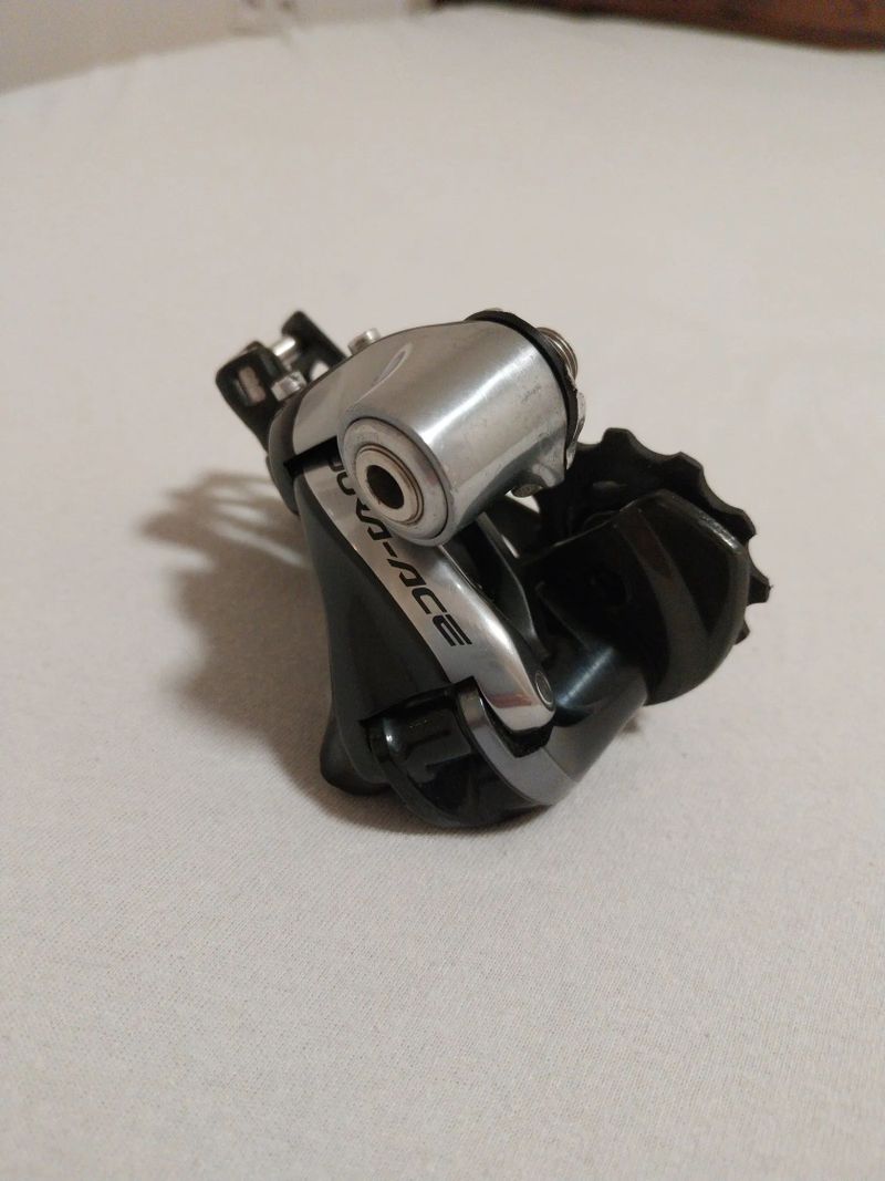 Přehazovačka Dura-Ace r9000