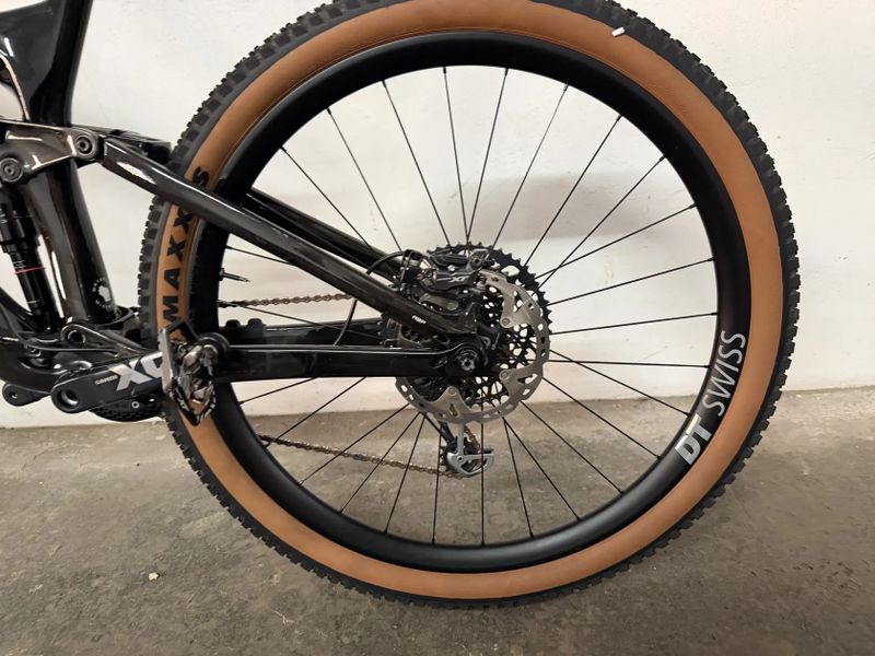 Trek celoodpruzene karbonove horske kolo