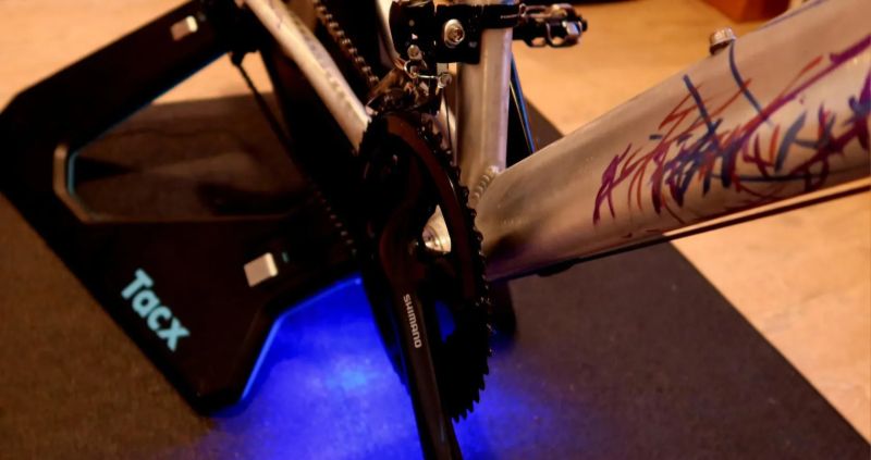 Prodám TACX NEO 2T vč. tréninkového kola