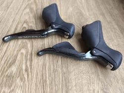 Shimano Dura-Ace Di2 ST-9070 brzdové/řadicí páky 2×11, pro ráfkové brzdy