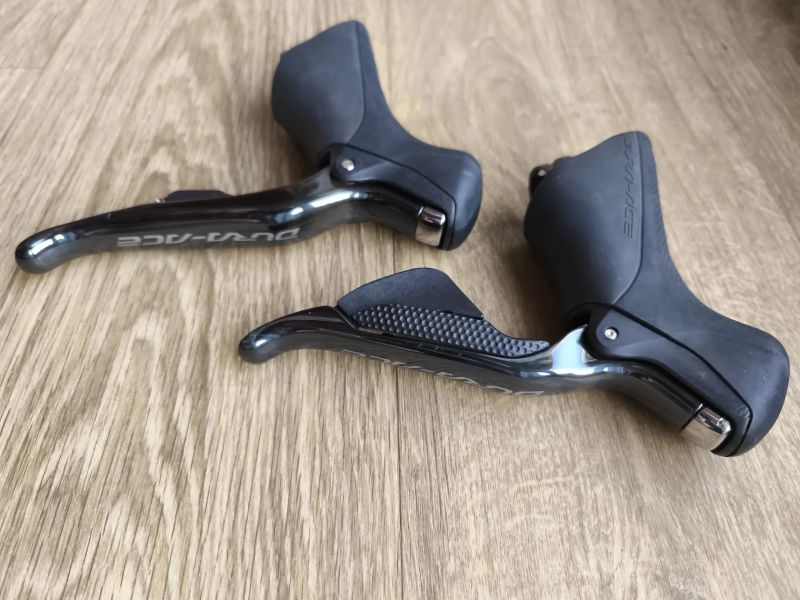 Shimano Dura-Ace Di2 ST-9070 brzdové/řadicí páky 2×11, pro ráfkové brzdy