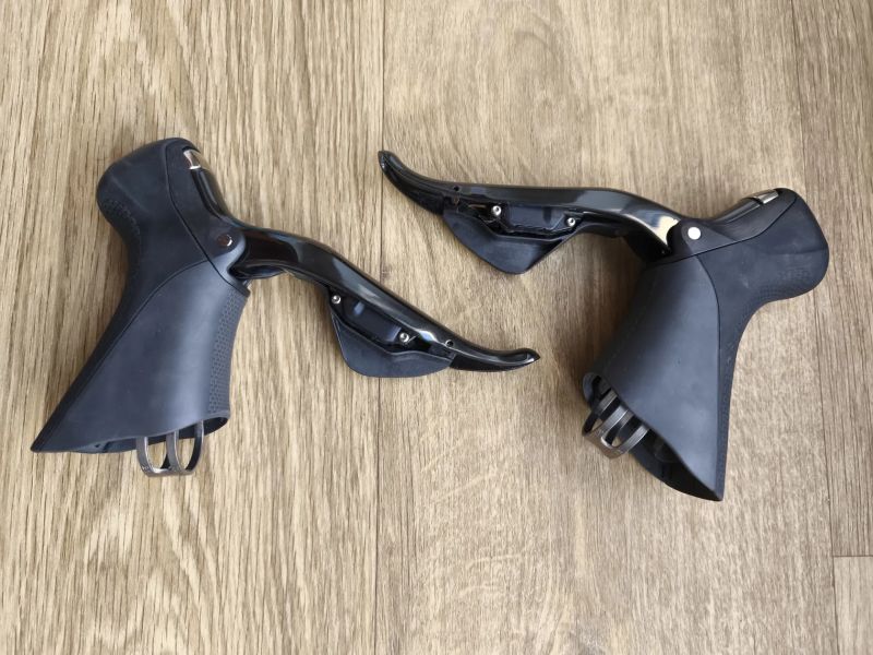 Shimano Dura-Ace Di2 ST-9070 brzdové/řadicí páky 2×11, pro ráfkové brzdy