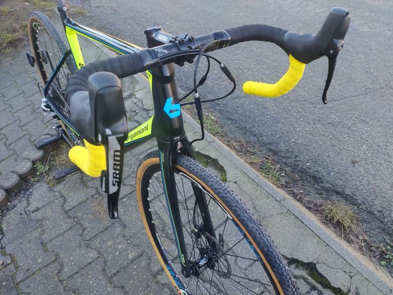 KARBONOVÉ GRAVEL KOLO BERGAMONT