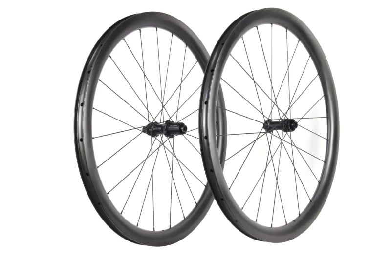 Karbonová kola 38mm