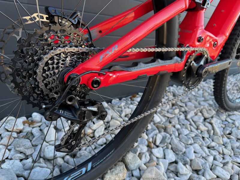 Specialized Levo Comp, vel. M + 2 baterie